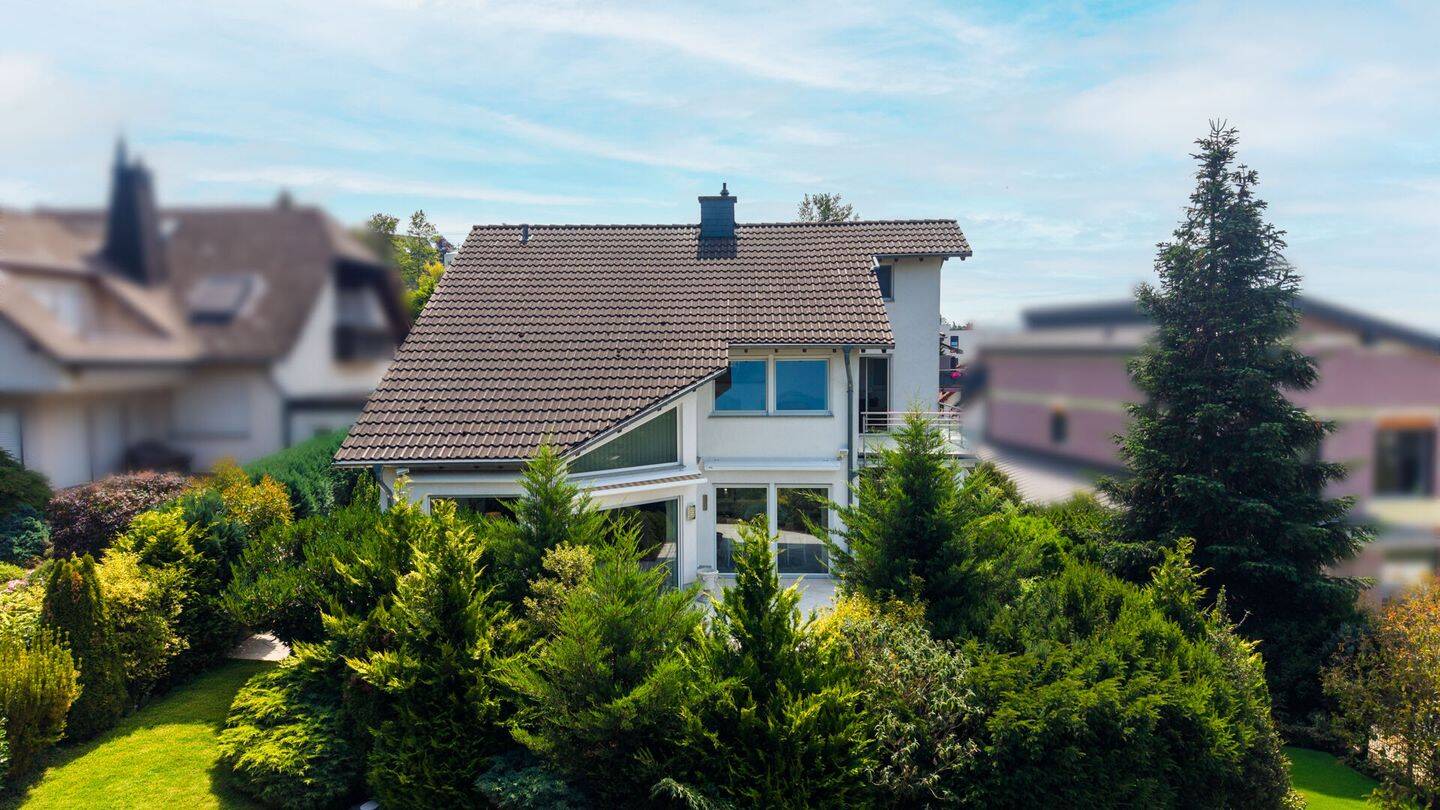 Ein Zuhause der besonderen Art – Einfamilienhaus mit herrlichem Weitblick in Weitersburg, 56191 Weitersburg