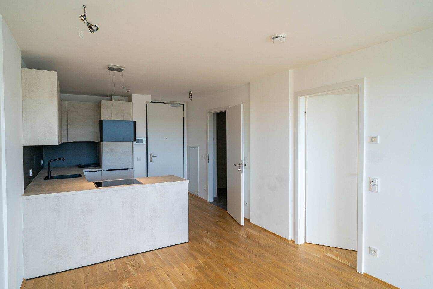 1,5-Zimmer-Wohnung mit traumhaftem Weitblick & eigenem Tiefgaragenstellplatz, 93051 Regensburg (Galgenberg Großprüfening-Dechbetten-Königswiesen Kumpfmühl-Ziegetsdorf-Neuprüll)