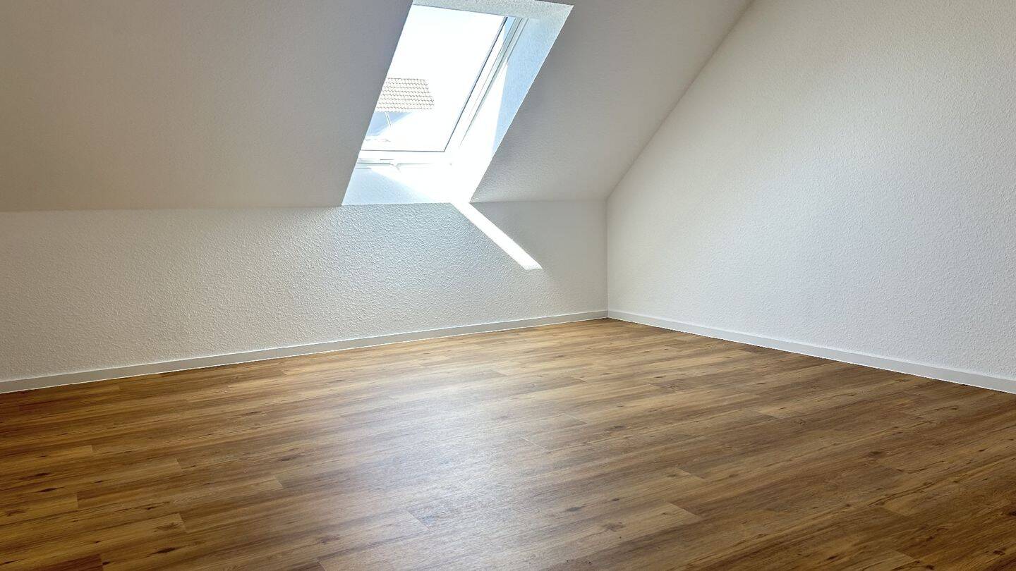 3- Zimmer- Dachgeschosswohnung in Schlebusch- Ihr neues Zuhause mit Weitblick, 51375 Leverkusen (Schlebusch)