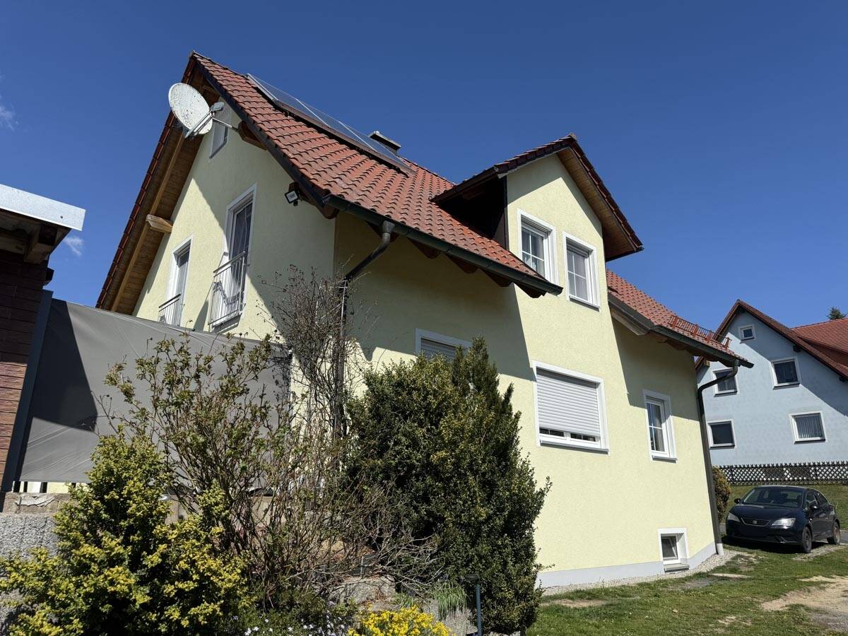 Einziehen und Wohlfühlen – gepflegtes Einfamilienhaus mit Terrasse und Wohlfühlambiente, 95692 Konnersreuth