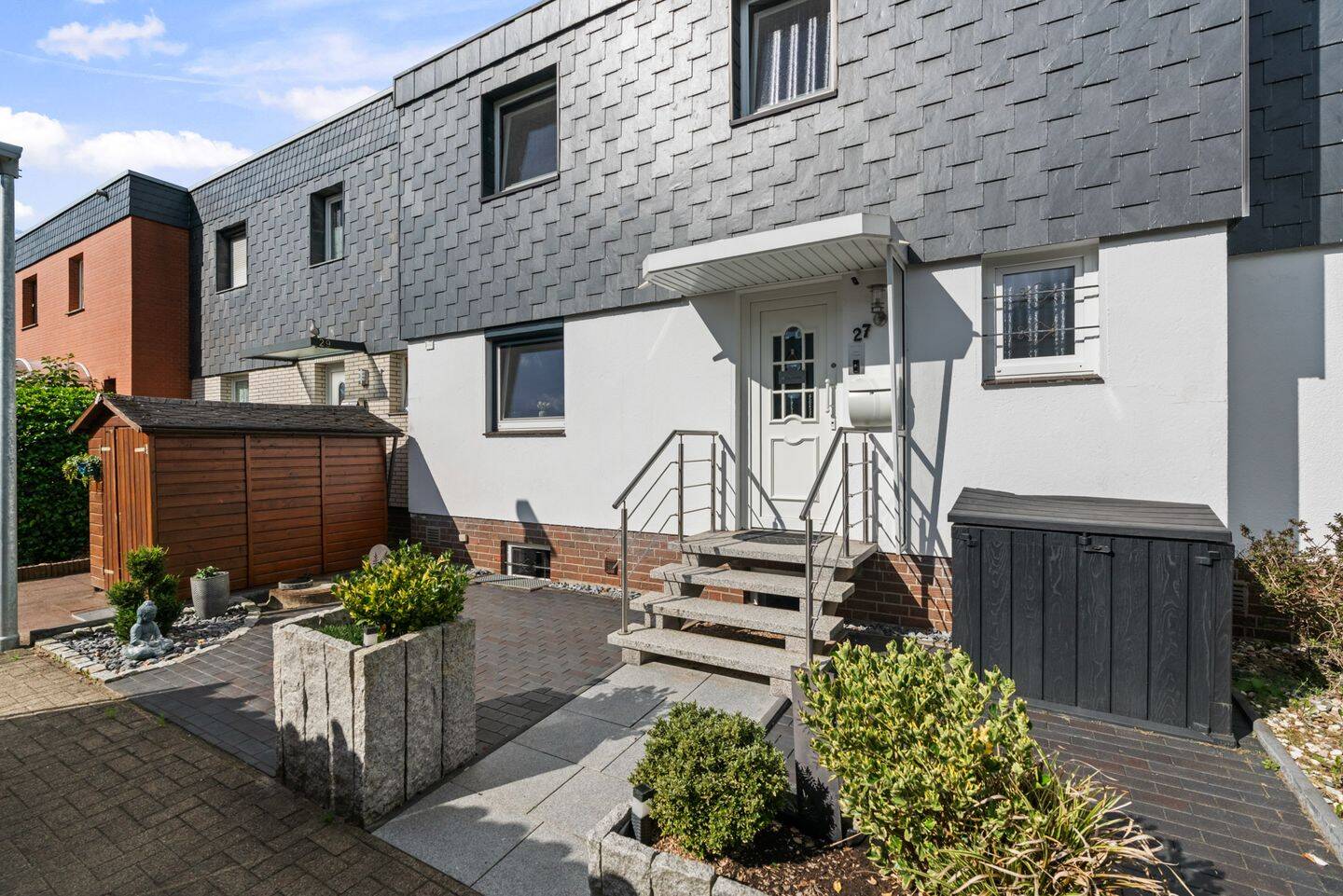 Neustadt | Stilvolles Wohnglück, modernisiert mit Garten, Garage & viel Platz in zentraler Lage., 31535 Neustadt am Rübenberge
