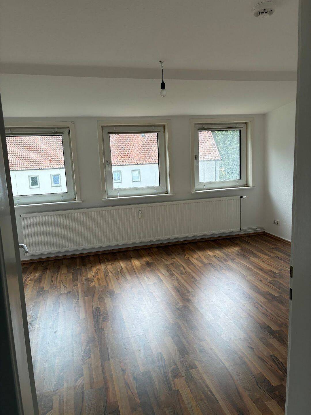 Perfekter Einstieg: Gemütliches Dachgeschoss, 38226 Salzgitter (Lebenstedt)
