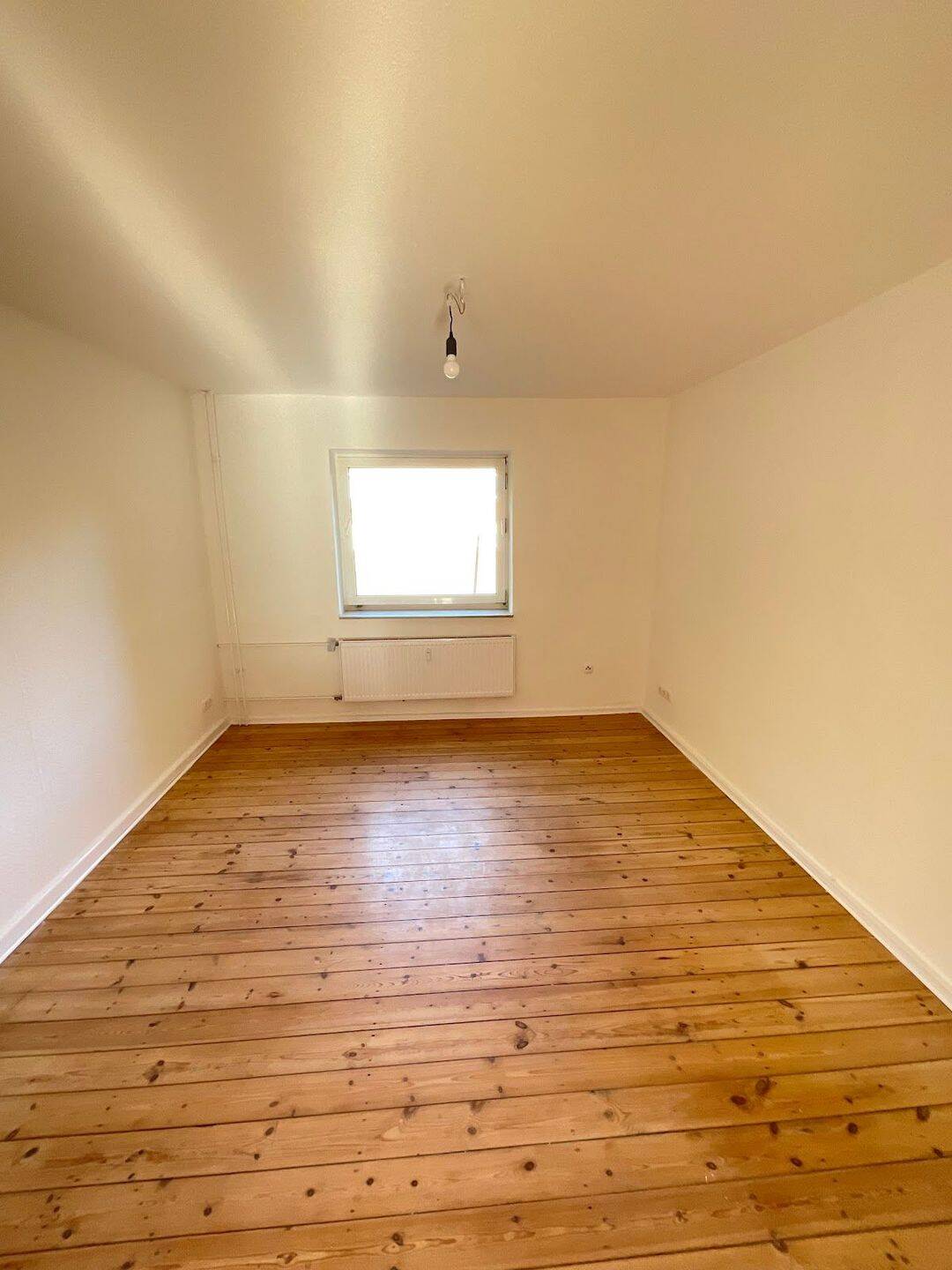 2 zimmer wohnung mit schönem Blick., 24146 Kiel (Elmschenhagen-Süd)