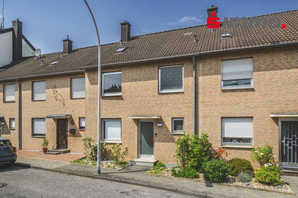 Modernisierungsbedürftiges Reihenmittelhaus mit sonnigem Garten und Doppelgarage, 41199 Mönchengladbach