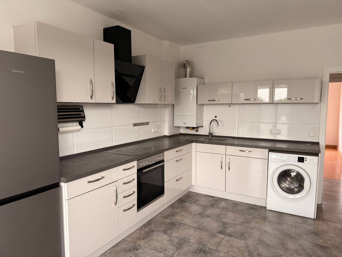 Helle 3-Zimmer-Wohnung mit Balkon im Herzen von Düsseldorf-Rath, 40472 Düsseldorf (Hubbelrath Lichtenbroich Rath Unterrath)