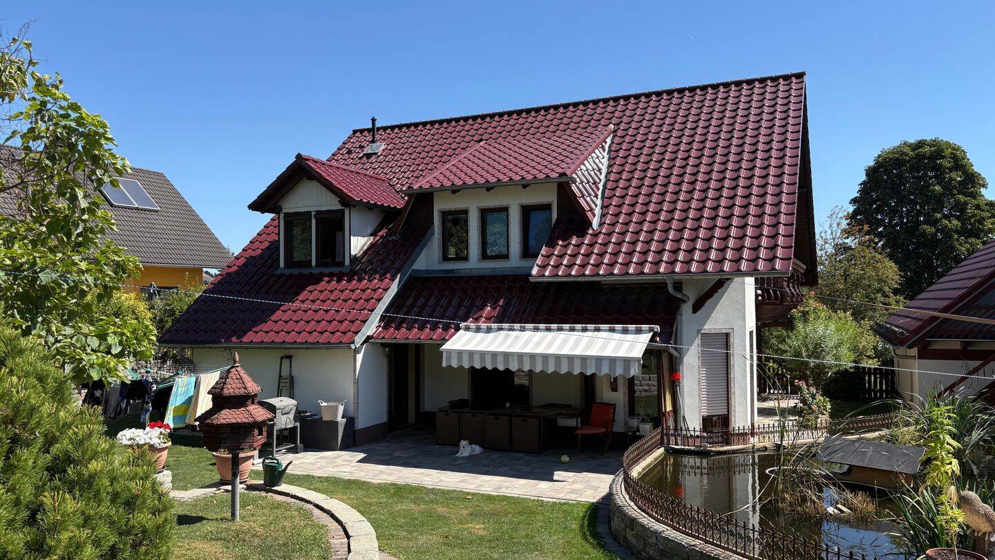 Familienparadies mit traumhaftem Garten, Pool und Koi-Teich, 7973 Greiz