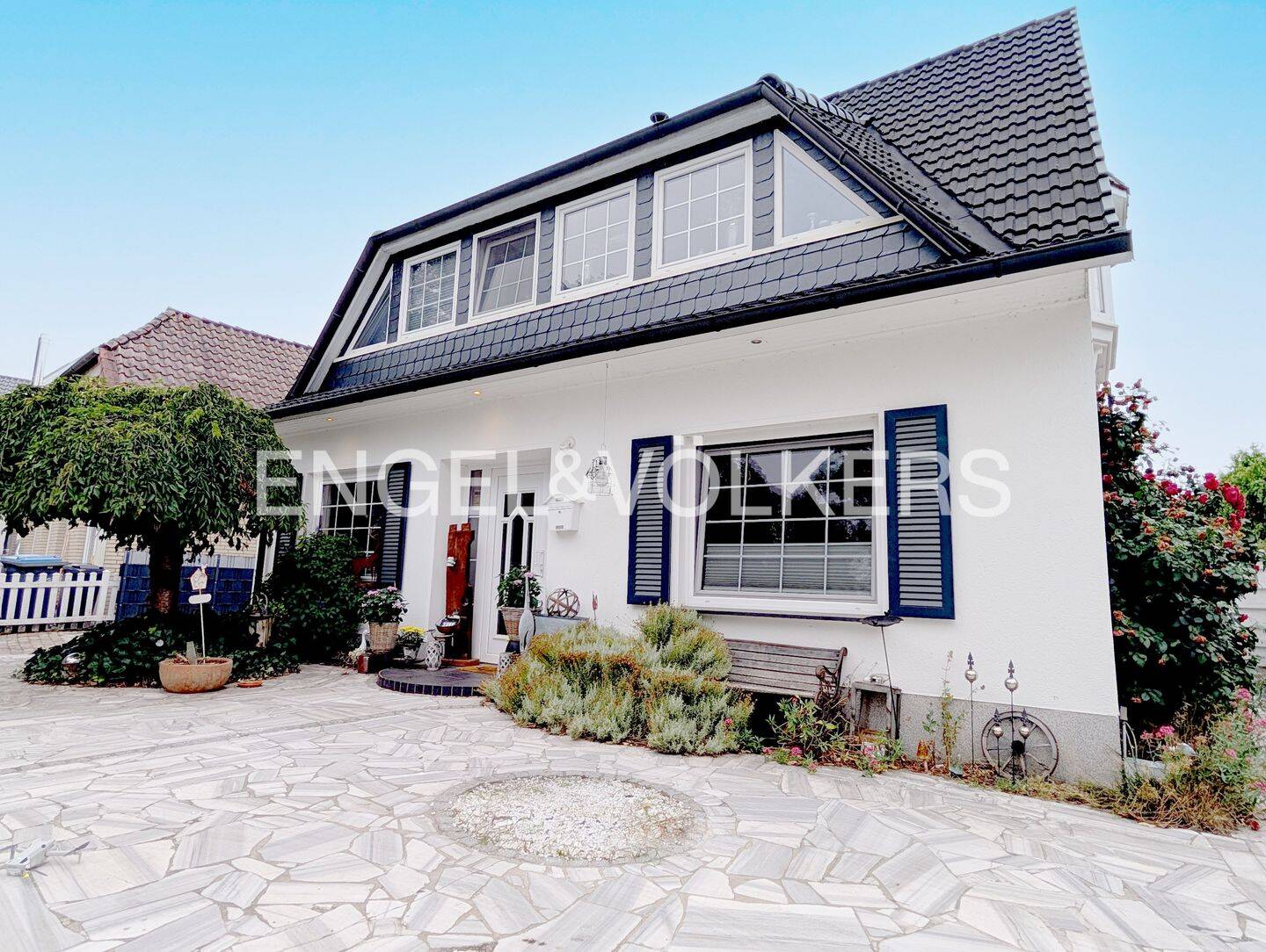 Exklusives und großzügiges Einfamilienhaus mit Indoorpool in zentrumsnaher Lage, 27305 Bruchhausen-Vilsen