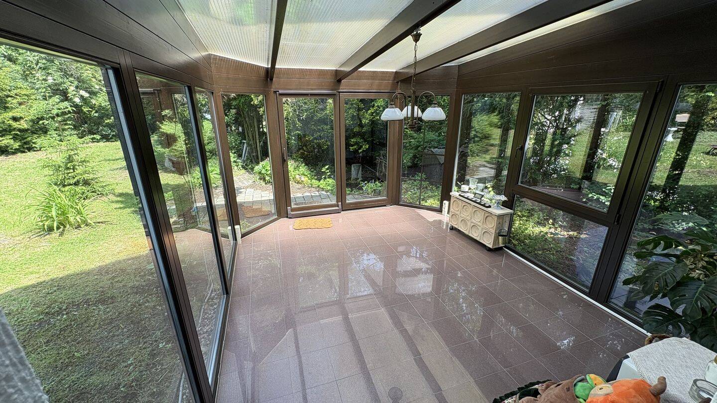Modernisiertes Zuhause zum Wohlfühlen – Einfamilienhaus mit Wintergarten und Gartenidylle, 7751 Jena