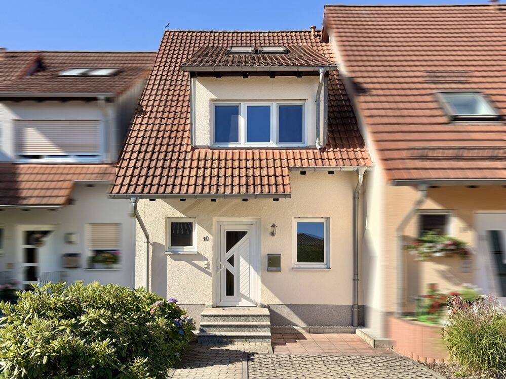Familienfreundliches Reihenmittelhaus in Pleißa, 9212 Limbach-Oberfrohna