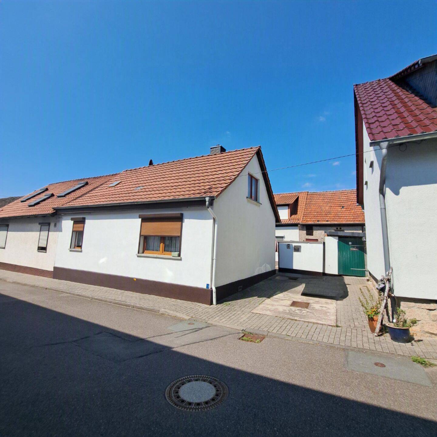 Bezahlbares Einfamilienhäuschen mit Garage und Nebengelass, 99706 Sondershausen