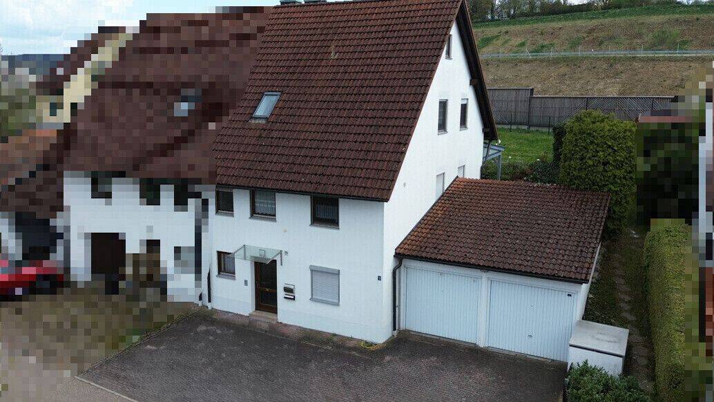 Familienfreundliche Doppelhaushälfte mit guter Verkehrsanbindung, 93173 Wenzenbach
