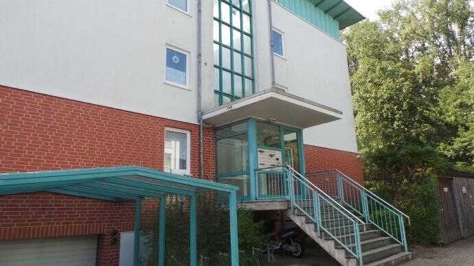 Im Hollergrund – gepflegte 80m² Wohnung mit Lift – 3 Zimmer – EBK – Tiefgarage – Keller, 28357 Bremen (Blockland Borgfeld Lehesterdeich)