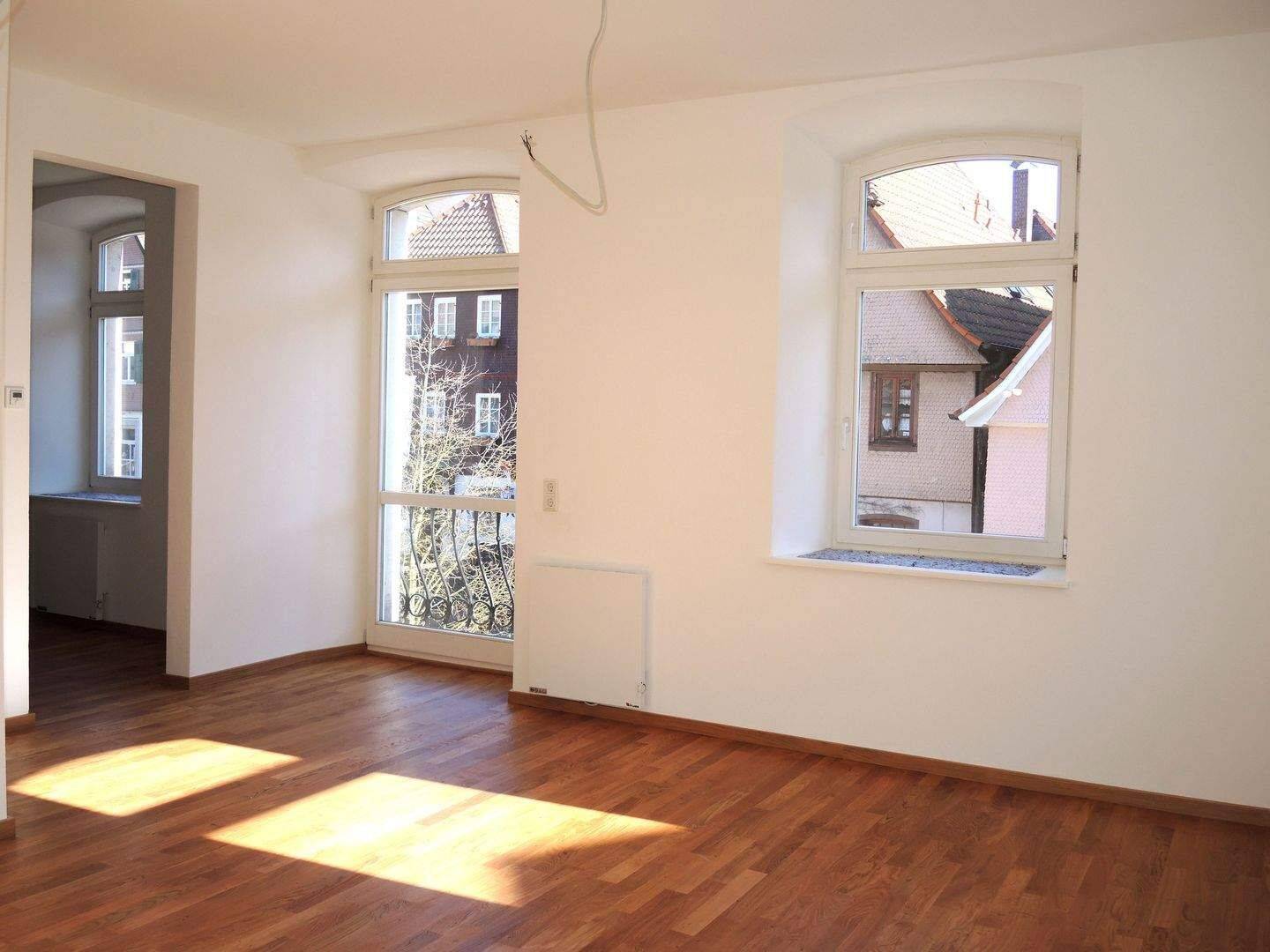 Innenstadt: Hochwertig saniertes 1-Zimmer-Apartment, Küche, Bad, EBK, – 97769 Bad Brückenau – Bild 1 von 1