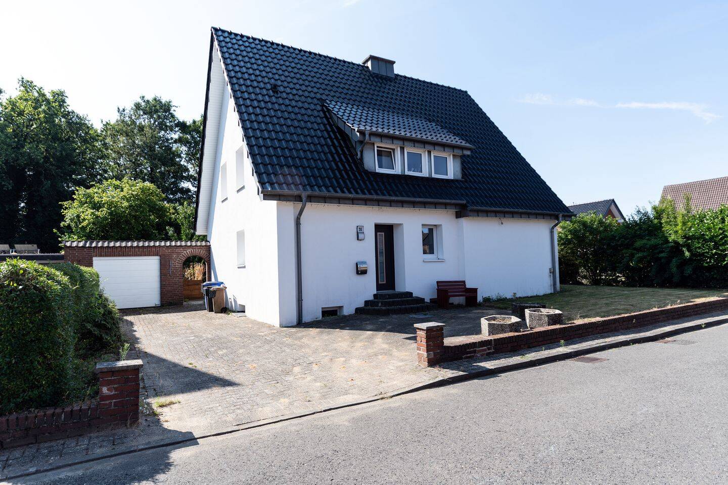 Energetisch saniertes Zweifamilienhaus auf und großzügigem Grundstück in Ibbenbüren-Dickenberg, 49479 Ibbenbüren