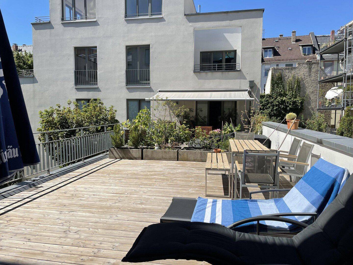 Provisionsfrei: Wunderschöne, ruhig gelegene Dachterrassenwohnung in Frankfurt Bornheim, 60385 Frankfurt am Main (Bornheim Nordend-Ost Ostend)