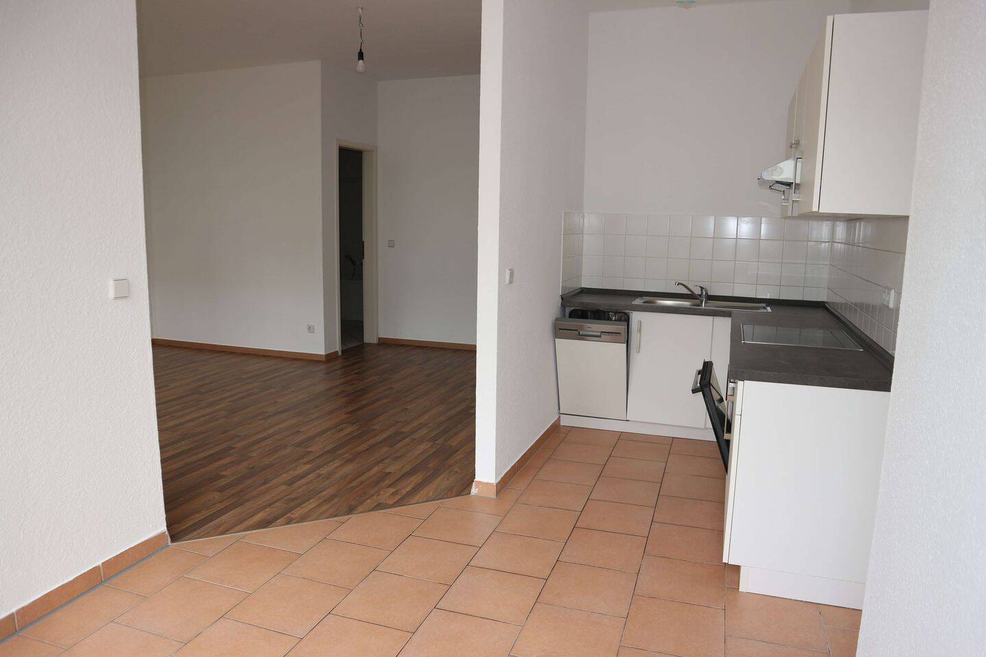 Seperate Küche zzgl. EBK* – Badewanne – im 1.OG !! frei ab 1.10.26, 9112 Chemnitz (Altendorf Kaßberg Zentrum)