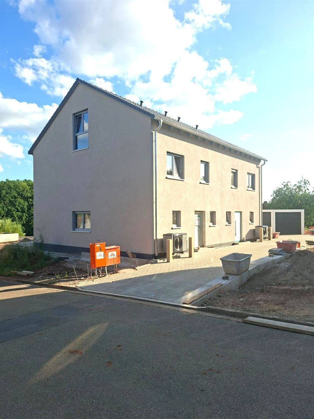 ACHTUNG LANDLIEBHABER! Neubau-Erstbezug nur 2 km nach Heilsbronn! Tolle Doppelhaushälfte im Grünen!, 91560 Heilsbronn