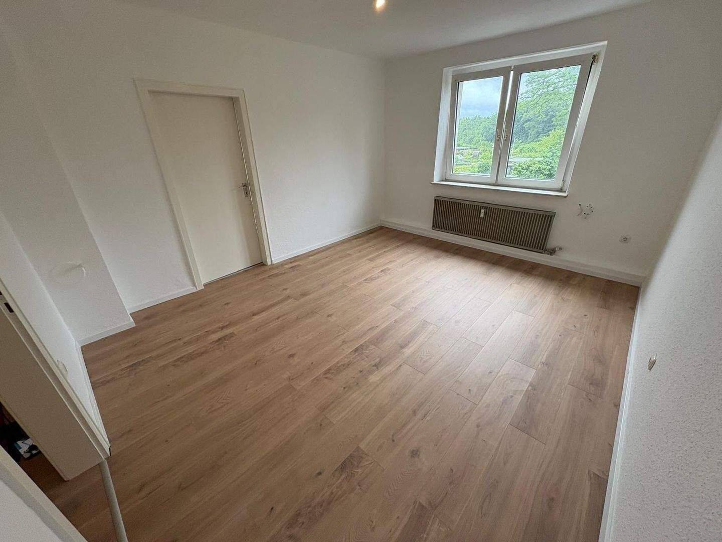 Frisch renovierte 2-Zimmer-Wohnung mit 62 qm in ruhiger Lage von Alt-Hamborn, 47166 Duisburg