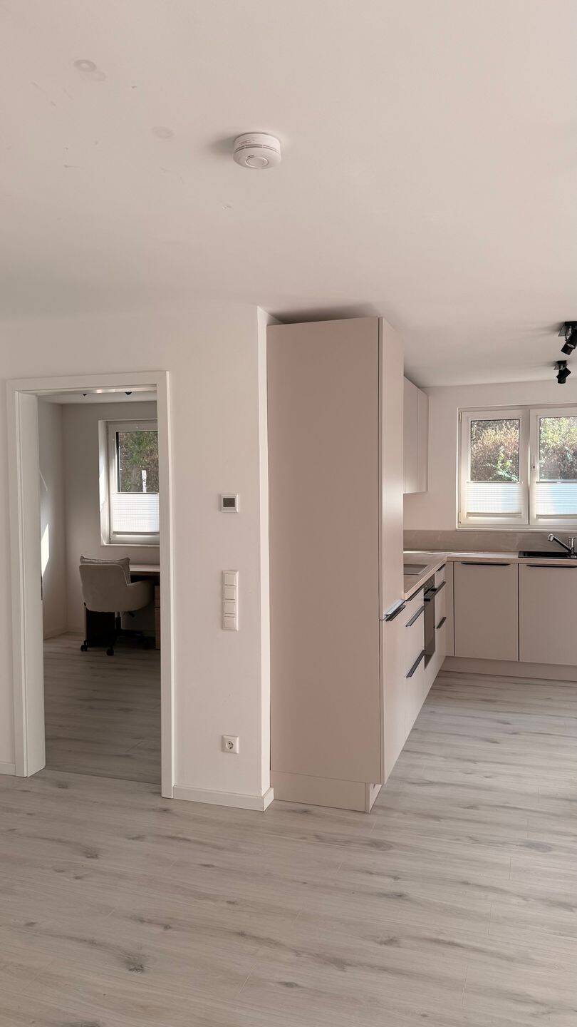 Lichtdurchflutete 2,5 Zimmerwohnung in Köln Niehl, 50735 Köln (Nippes Niehl Riehl Weidenpesch)