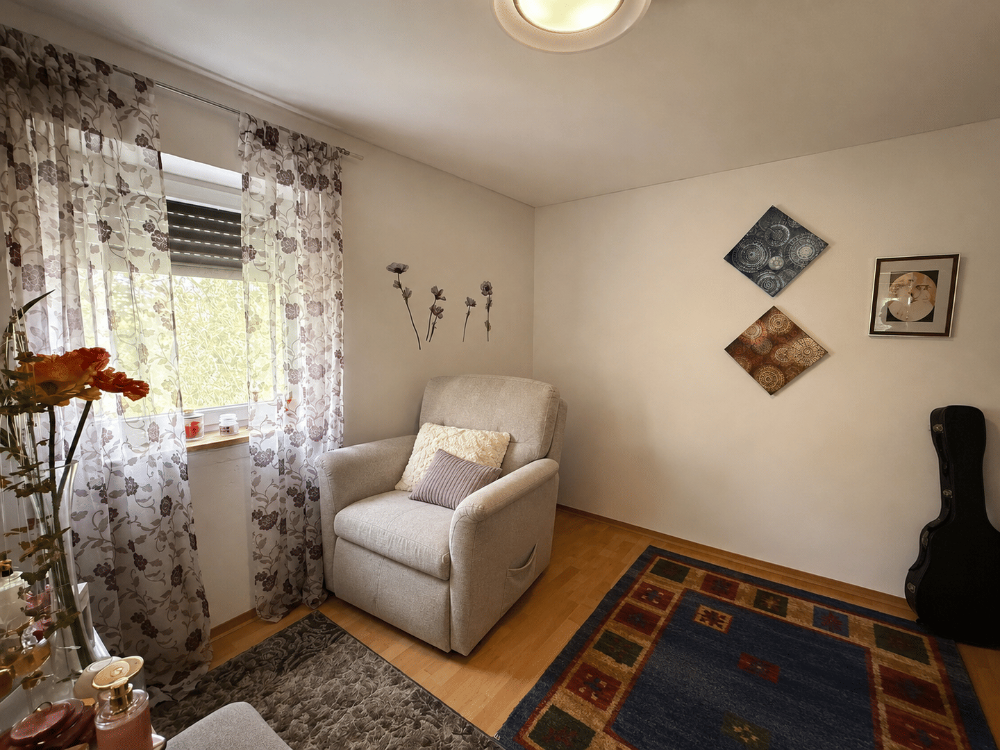 Großzügiges Einfamilienhaus mit weitläufigem Grundstück, Teich und Potenzial für Pferdehaltung, 92289 Ursensollen