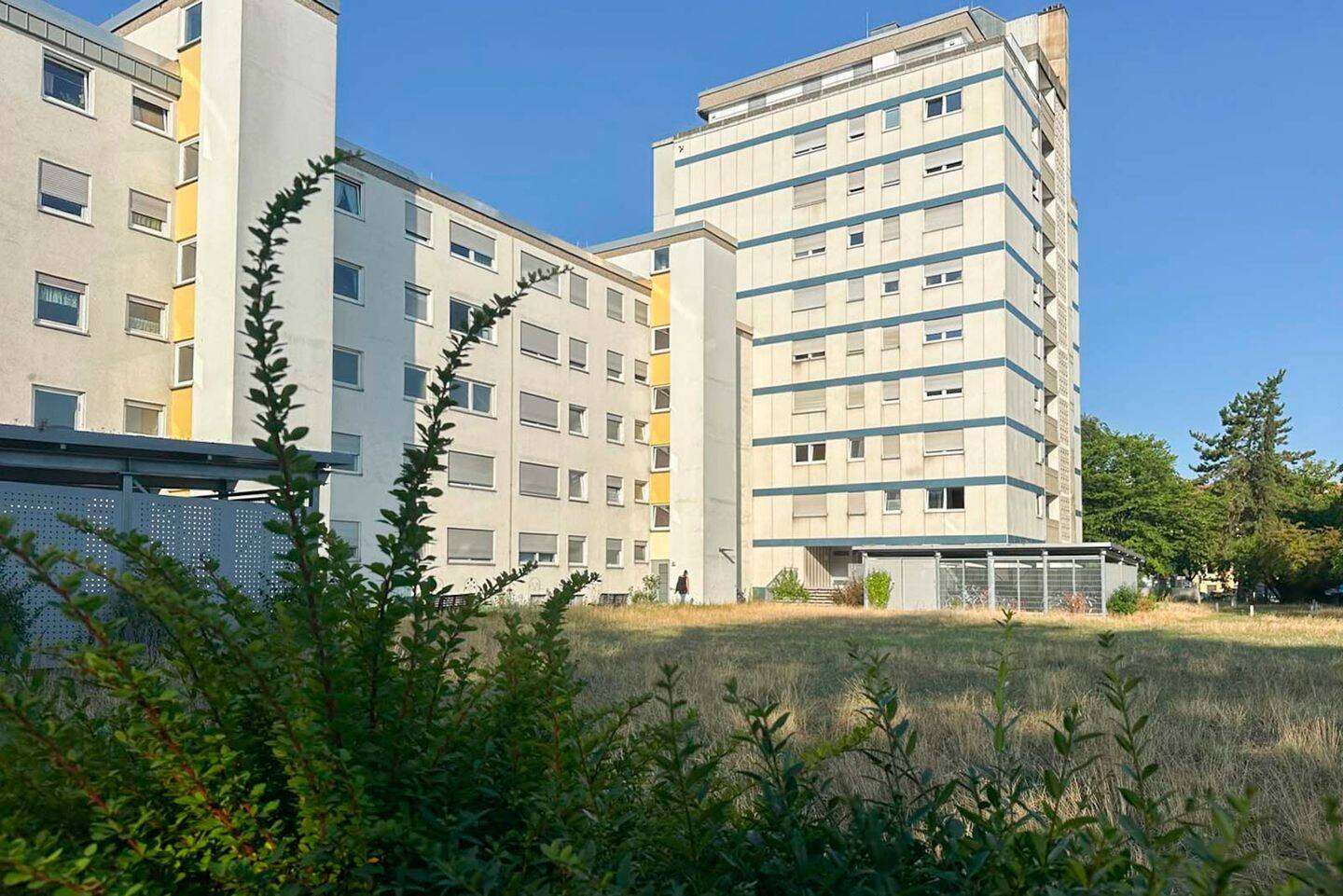 Bezugsfreie 1-Zimmer-Wohnung mit Weitblick – barrierefrei im 8. Obergeschoss, nahe dem Stadtpark, 90409 Nürnberg (Großreuth h. d. Veste Gärten h. d. Veste Maxfeld Schoppershof)