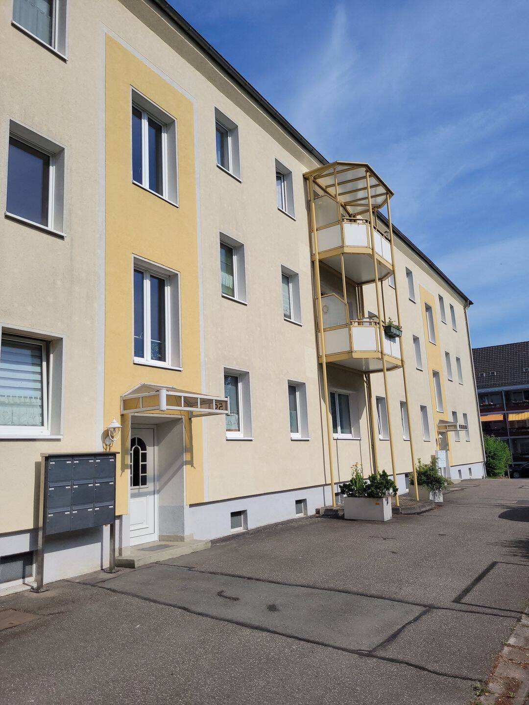 Schöne Möblierte 2-Raum-Wohnung am Chemnitzer Küchwald – inklusive Stellplatz und Balkon