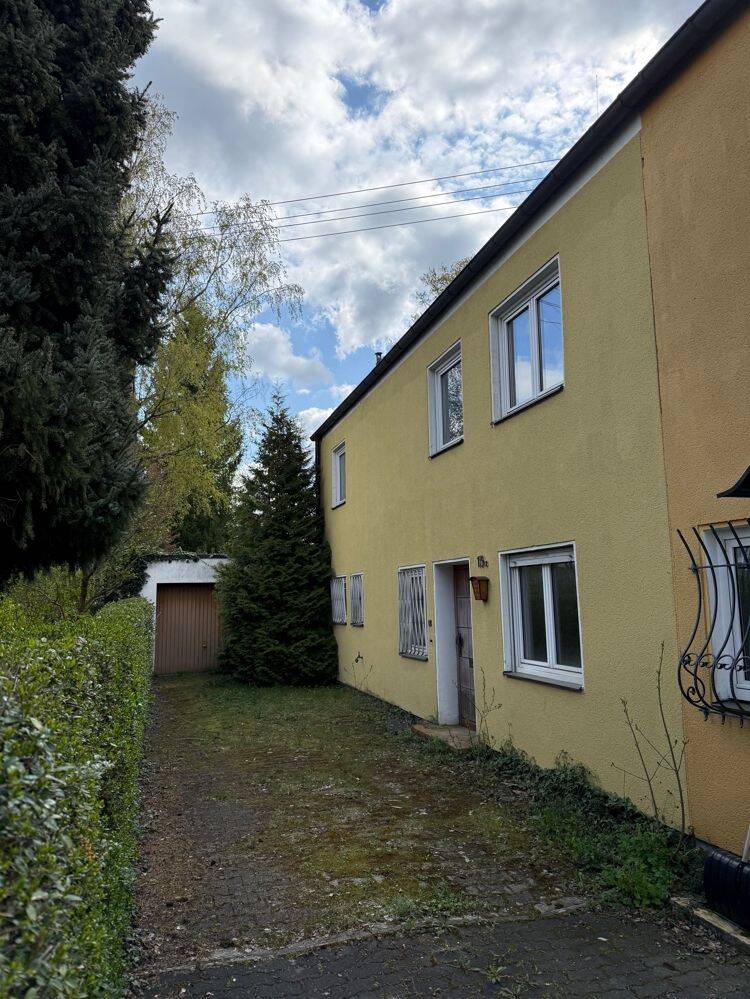 Rohdiamant in Bestlage – Doppelhaushälfte mit Ausbaureserve in Augsburg Hochzoll-Süd, 86163 Augsburg (Hochzoll)