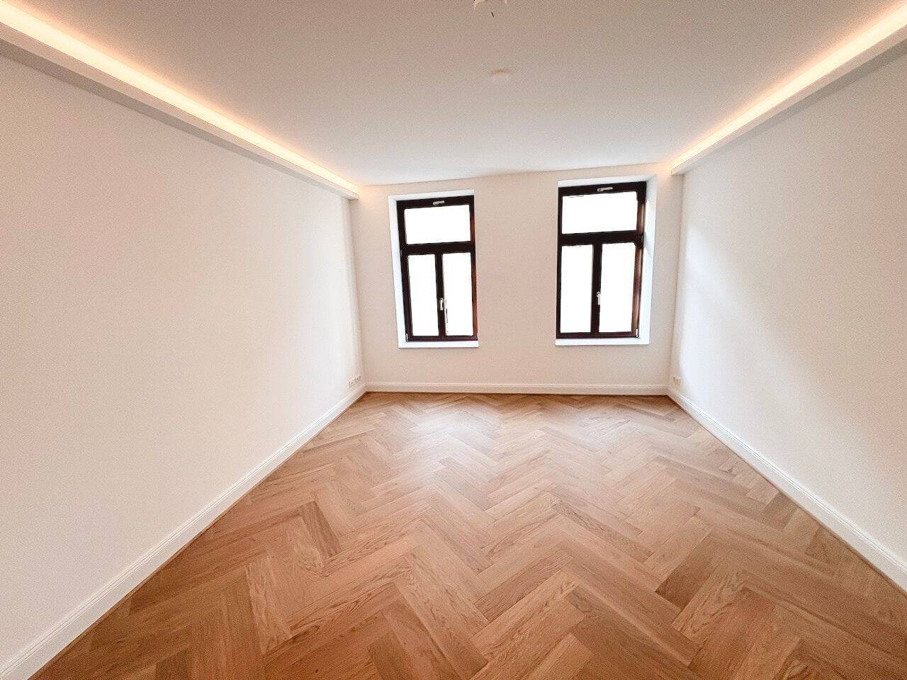 Stilvoll! + Erstbezug mit Lift + Balkon + Parkett + Fußbodenheizung + Wanne & Dusche + LED-Licht, 4177 Leipzig (Altlindenau Lindenau)