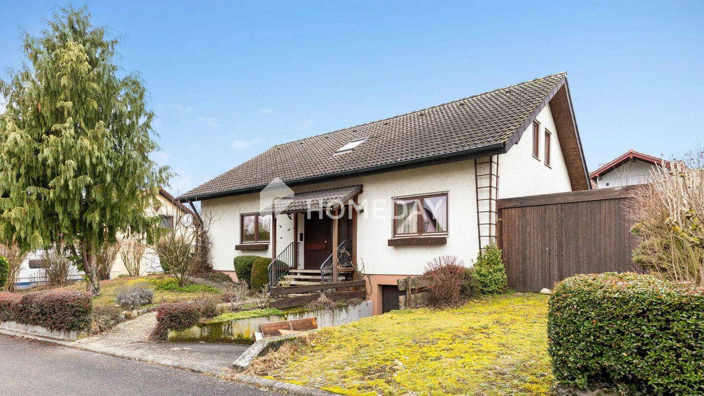 Ein Zuhause mit Garten, Garage und Charakter für Ihre Zukunft in gewachsener Lage von Gundelsheim, 74831 Gundelsheim