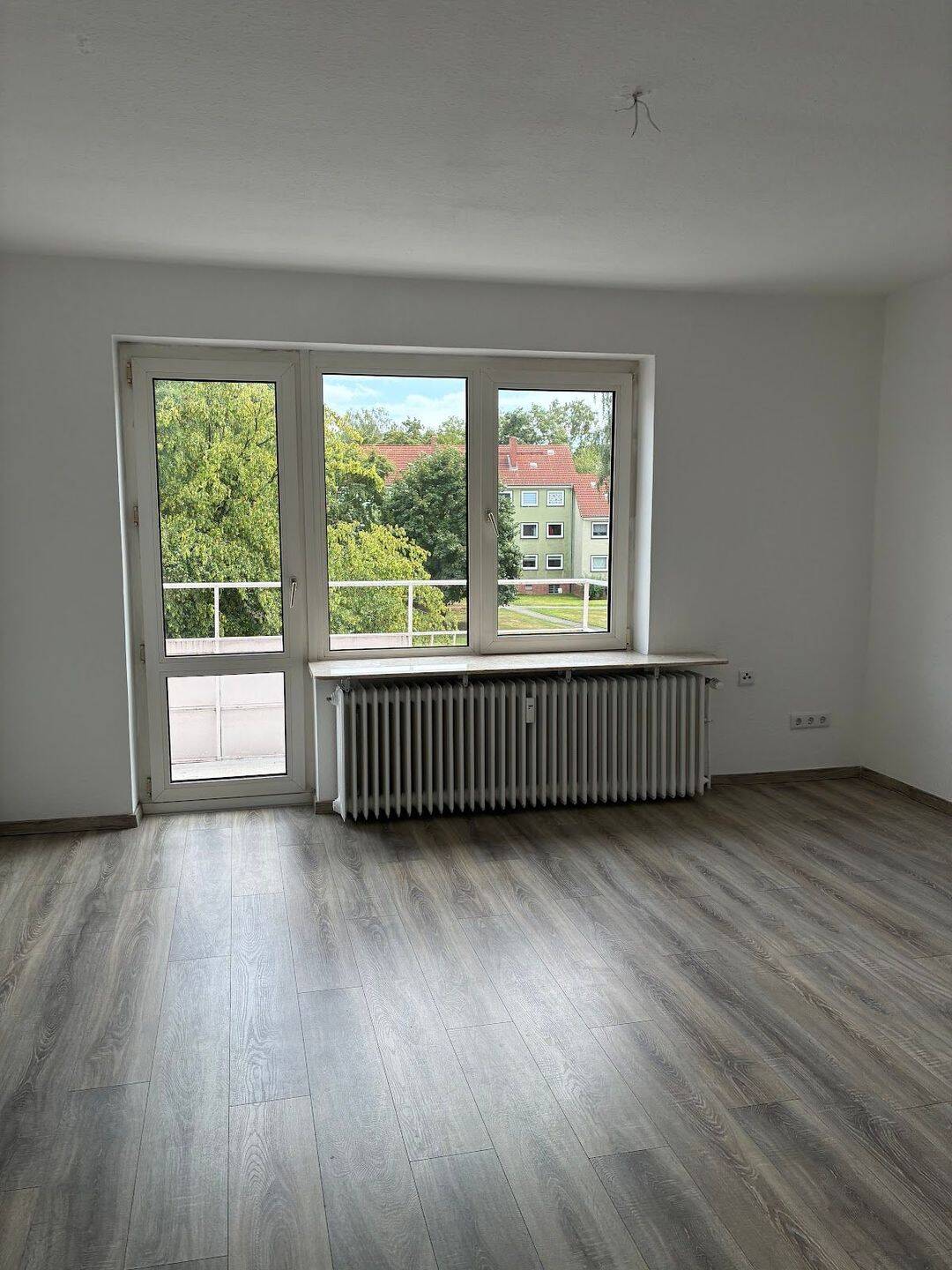 Familienhit mit Balkon und Tageslichtbad – Frisch renovierte 3-Zimmer-Wohnung, 38226 Salzgitter (Lebenstedt)