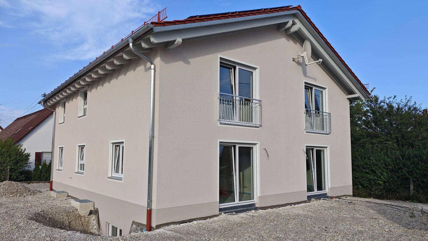 Erstbezug: Moderne Doppelhaushälfte mit Süd-Terrasse und Garten, 86937 Scheuring