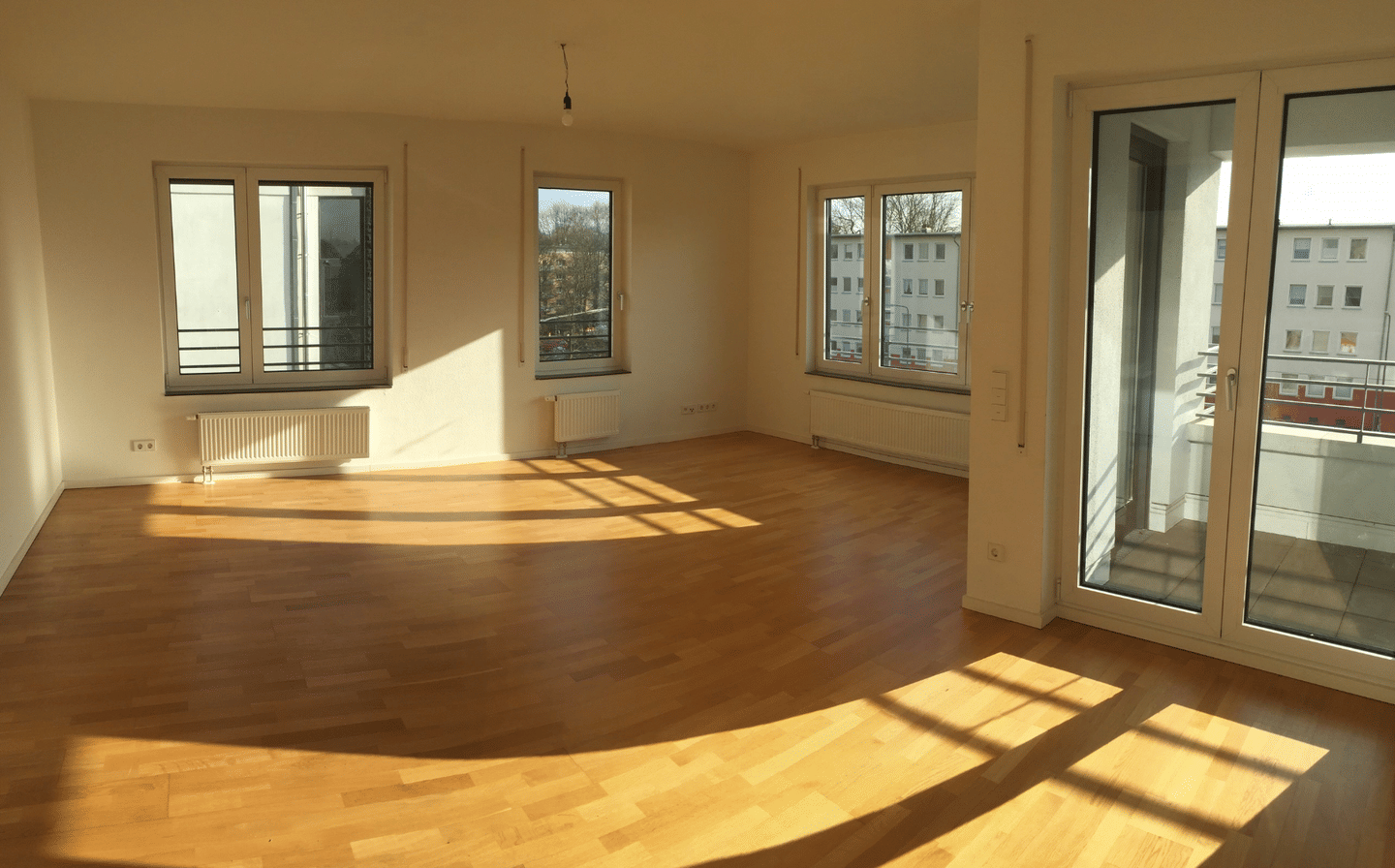 Großzügige 4-Zimmer-Wohnung mit beeindruckendem Skylineblick, 60598 Frankfurt am Main (Sachsenhausen)
