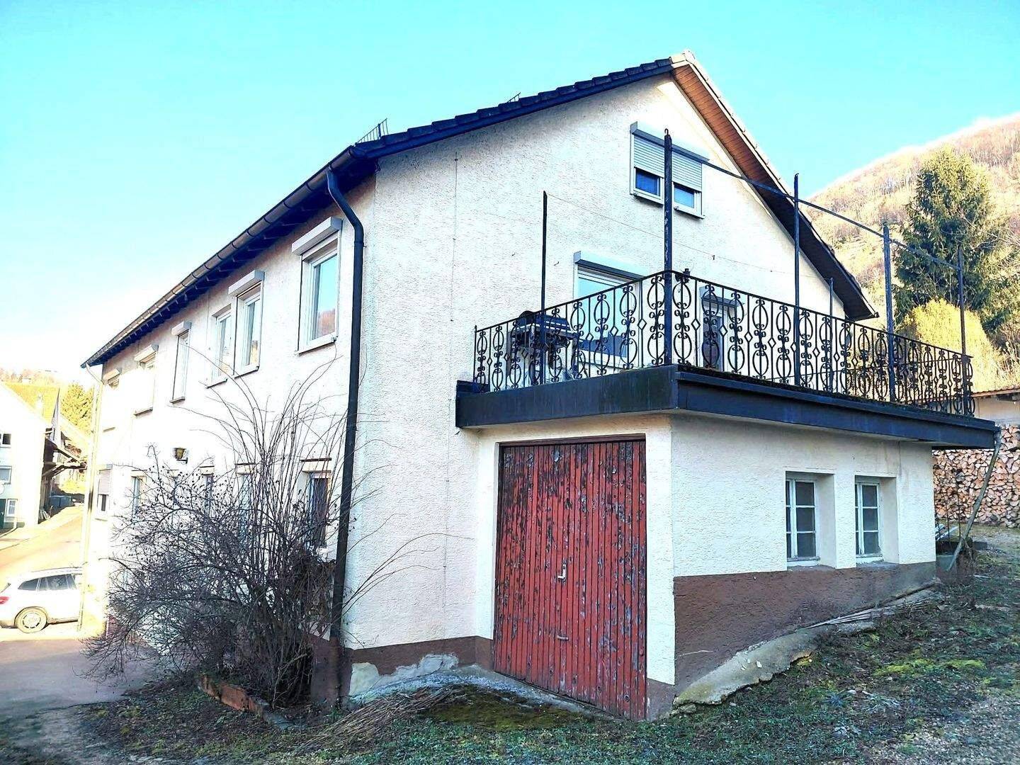Großzügige 5,5-Zimmer-Wohnung mit Terrasse & Garage in Schwäbisch Gmünd, 73529 Schwäbisch Gmünd