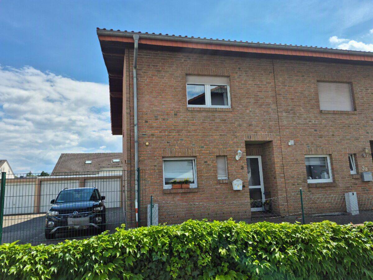 Ihr neues Zuhause: Gepflegtes Reihenendhaus mit Doppelgarage, Vollkeller und sonnigem Garten, 63526 Erlensee