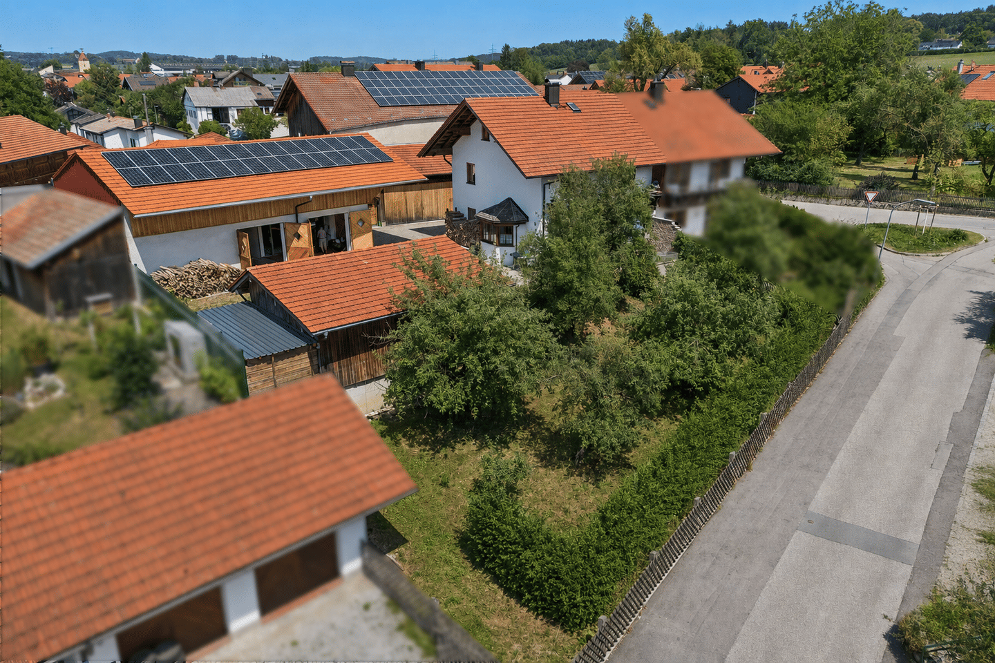 Doppelhaushälfte mit ca. 210 m² großem Stadel – Platz für Fahrzeuge, Werkstatt und Sammlung, 85567 Grafing b. München