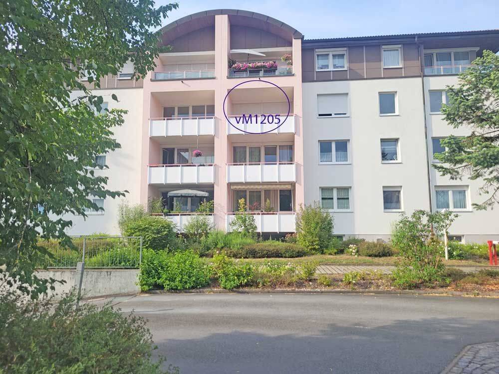 3-Zi.-Wohnung,-SW-Loggia, Wohnzimmer 26m², erneuert sind u. a. Bad + Flur-Bodenbelag, frei Bezug nach Vereinbarung, 90482 Nürnberg (Freiland Laufamholz Mögeldorf Rehhof Unterbürg)