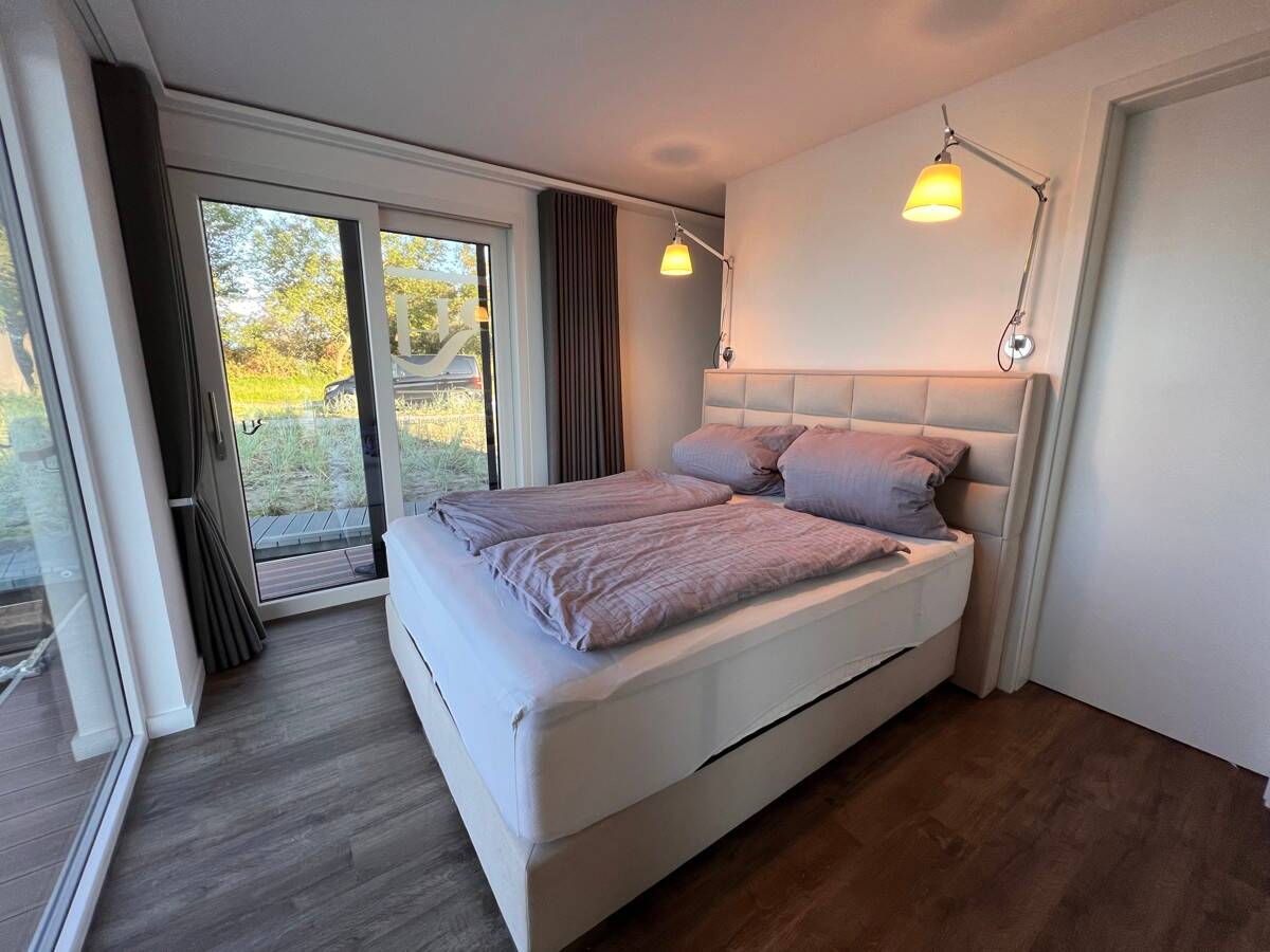 LUXUS Hausboot – 3 Etagen – 100m² Wohnen + 120 m² SONNENTERRASSE – Kamin, Kino, komplett individuell, 18609 Binz