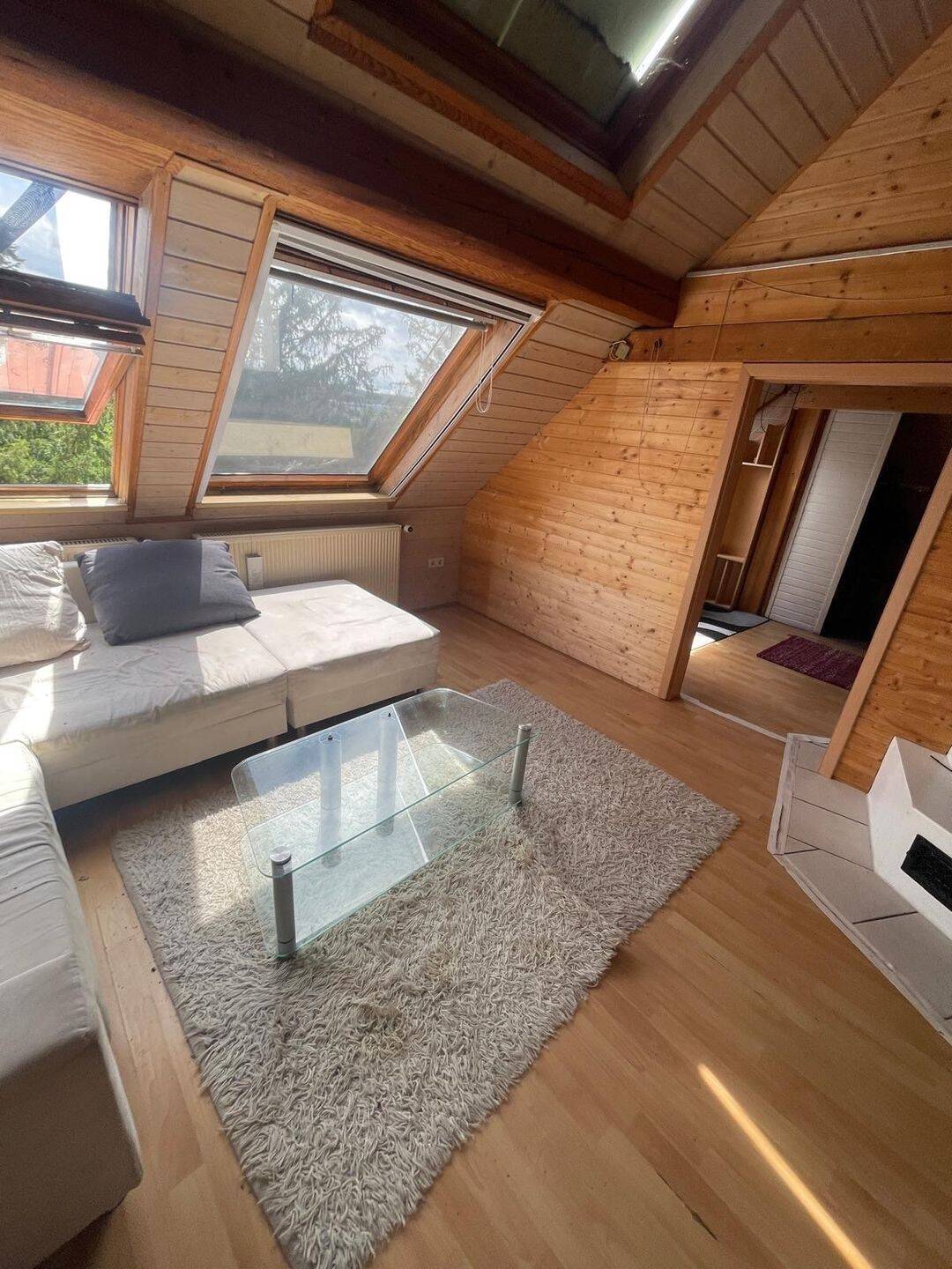 Gepflegte 2-Zimmer-Dachgeschosswohnung in ruhiger Lage, 75438 Knittlingen