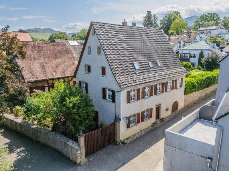 Denkmalgeschütztes Juwel mit Scheune und Garten, 79379 Müllheim