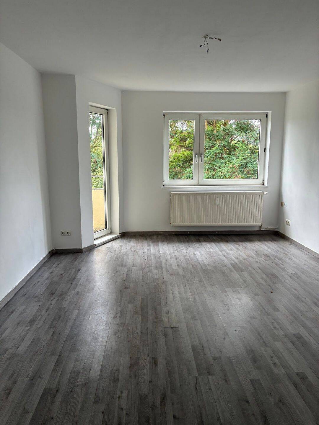 Zentral. Hell. Bezugsfertig – 4 Zimmer mit Balkon im Herzen der Stadt, 38226 Salzgitter (Lebenstedt)