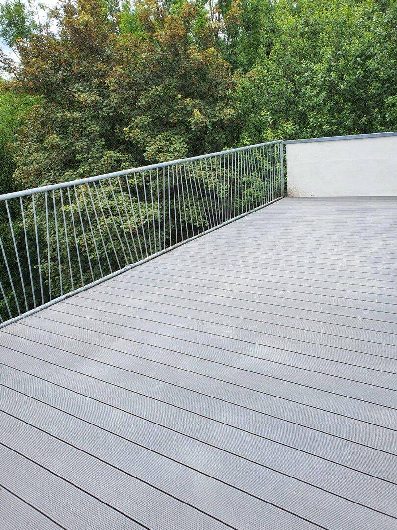 3,5Zi mit Dachterrasse, Solingen Wald, Waldrand, Renoviert, auf Wunsch mit Möbelübernahme Vormieter, 42719 Solingen (Gräfrath Merscheid Solingen-Mitte Wald)