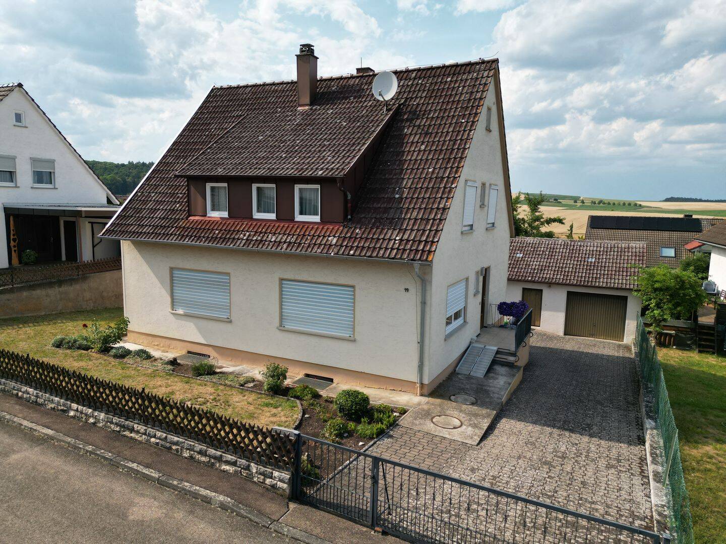 Ein-/Zweifamilienhaus in Kirchheim, 73467 Kirchheim am Ries