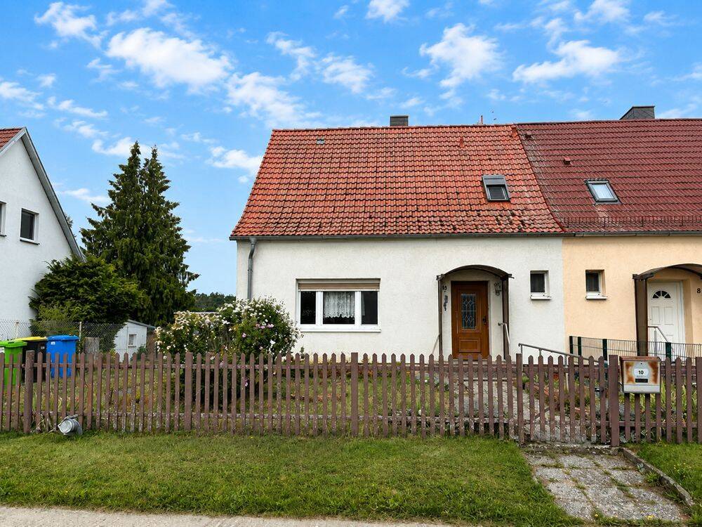 Doppelhaushälfte in Döbberin: Garten, Terrasse und Stellplätze, 15326 Zeschdorf