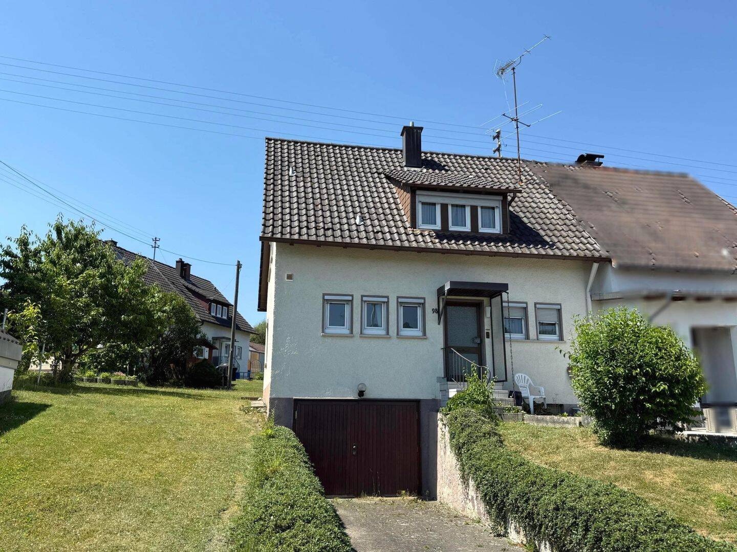 Charmante Doppelhaushälfte mit Potenzial, 72336 Balingen