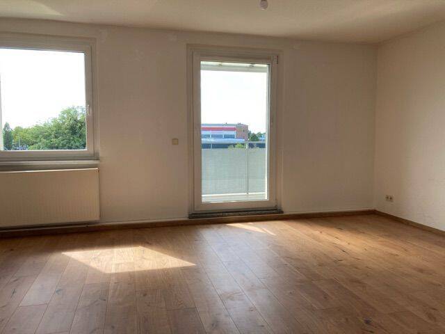 Geräumige 3 Zimmer Wohnung mit Balkon, 6847 Dessau-Roßlau