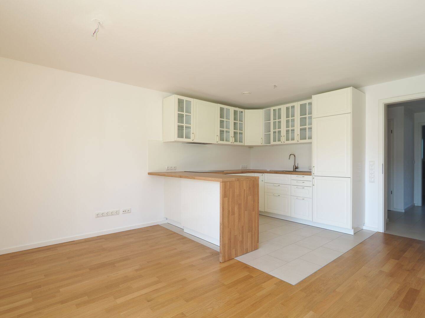 Attraktive moderne 4-Zimmer Gartenwohnung mit TG-Stellplatz und EBK in Kammer bei Traunstein, 83278 Traunstein