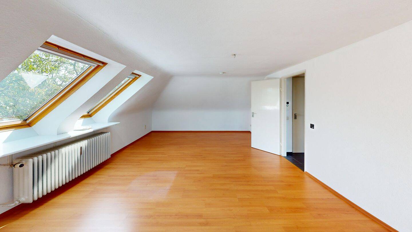 1-Zimmer Dachgeschosswohnung nähe Tiergarten, 90480 Nürnberg (Gleißhammer Mögeldorf Tiergarten Weichselgarten Zerzabelshof)