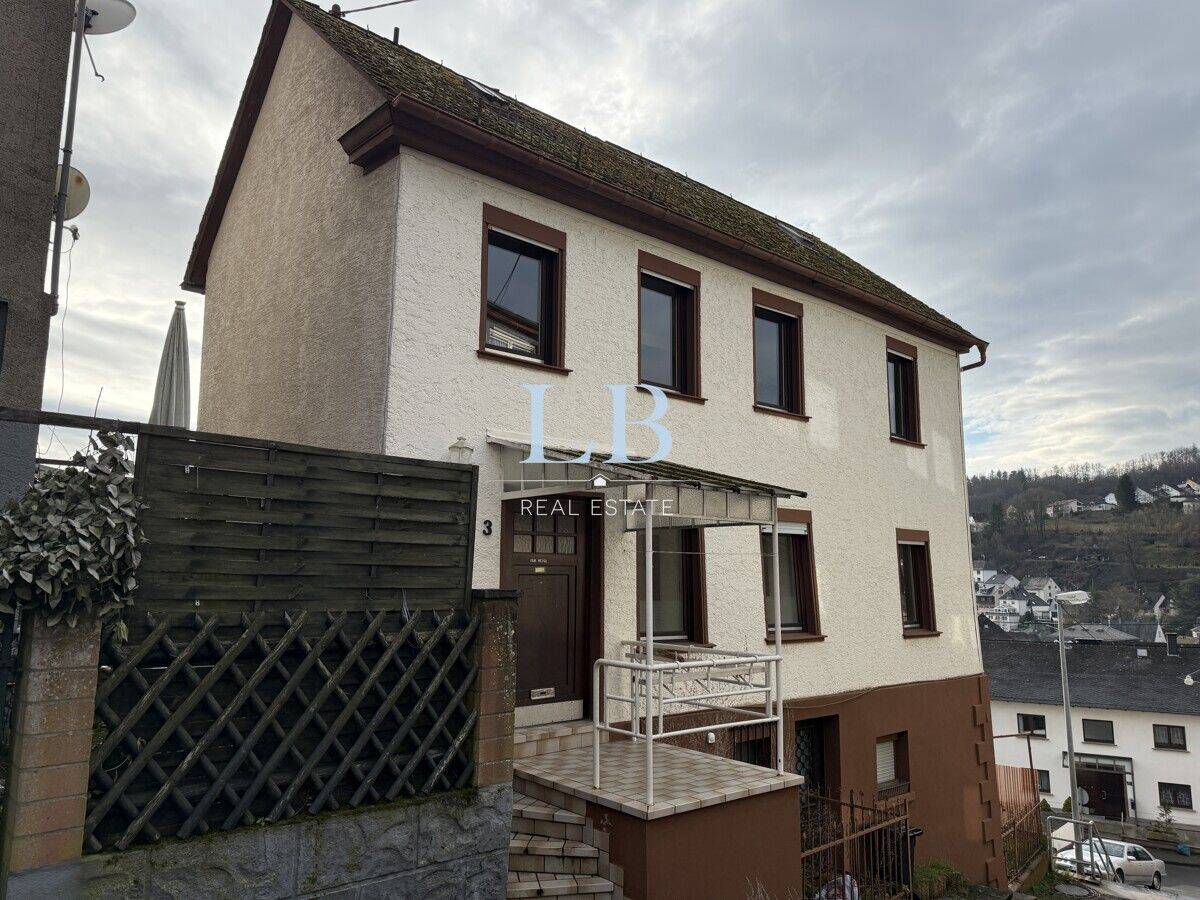 **Sanierungsbedürftiges Wohnhaus mit Potenzial in zentraler Lage von Idar-Oberstein**, 55743 Idar-Oberstein