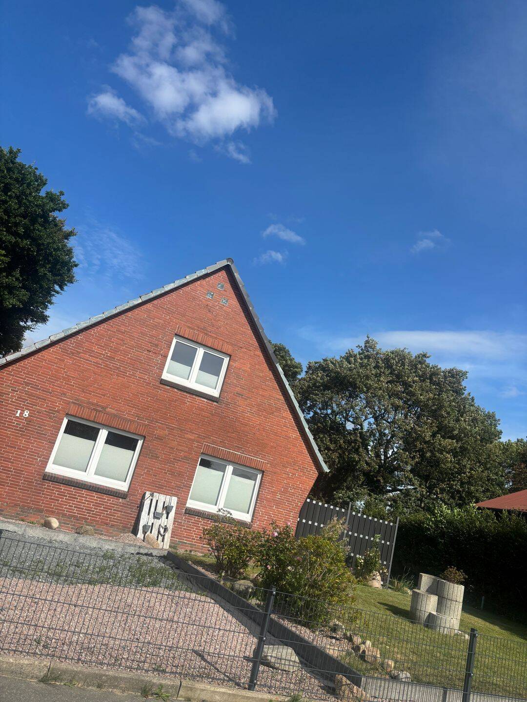 Einfamilienhaus in Neufeld zu vermieten, 25724 Neufeld