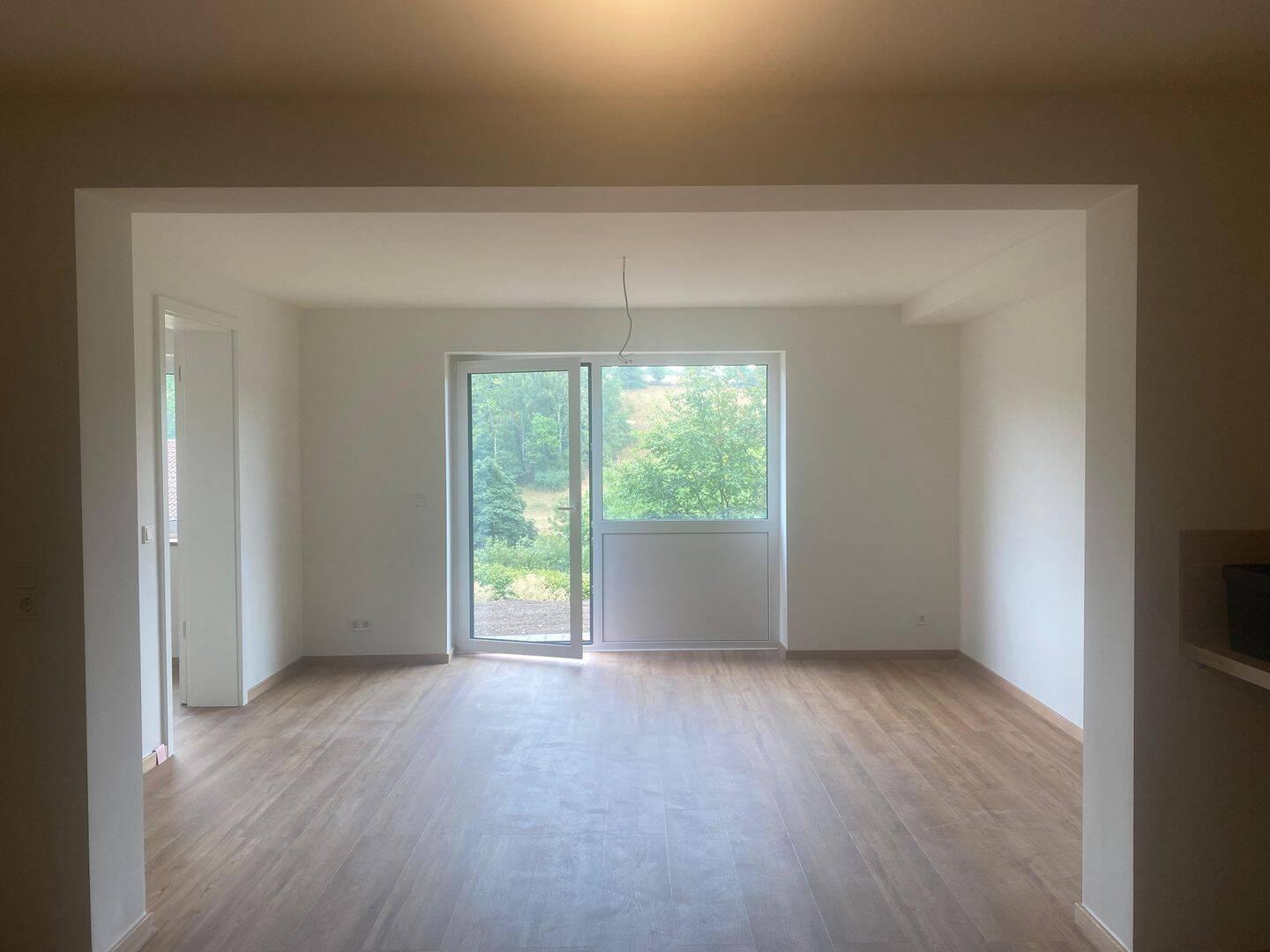 Kernsanierte 3-Zimmer-Wohnung mit Fußbodenheizung & Lüftungsanlage in Bitburg-Stahl, 54634 Bitburg